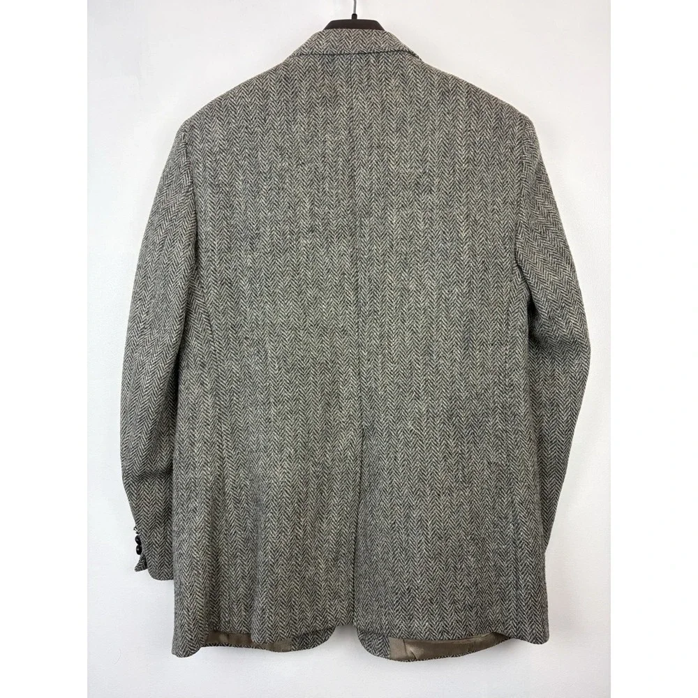 Harris Tweed shoulder hem